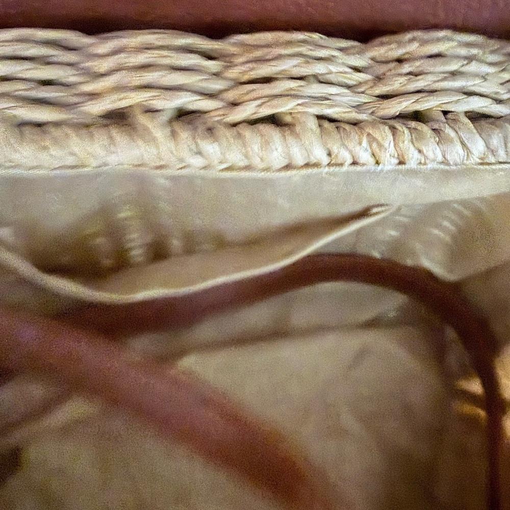 Elegant Tan Woven Tote Bag - Picture 5 of 5